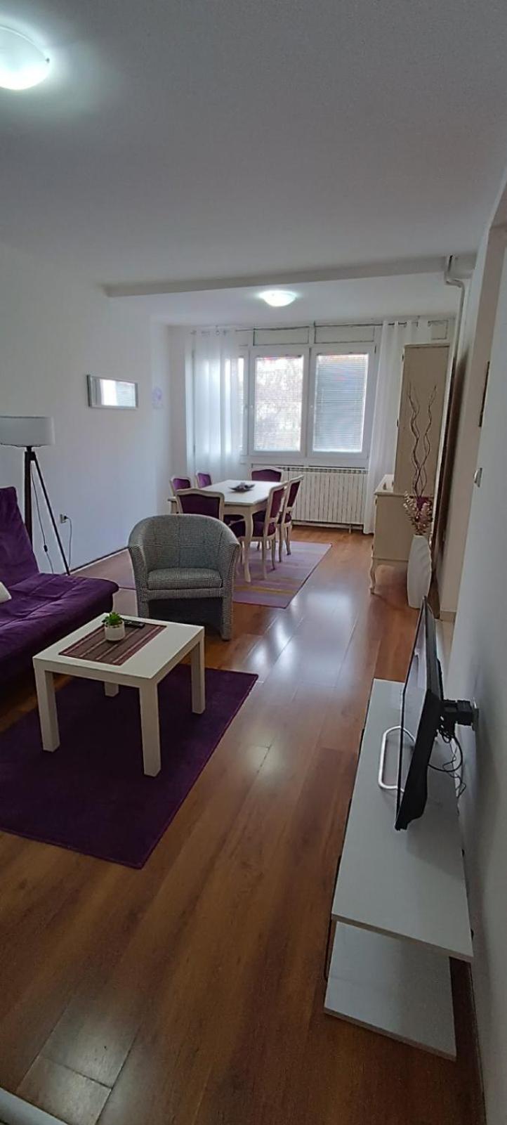 Lovely Square Apartment Purple Velvet Скопие Екстериор снимка
