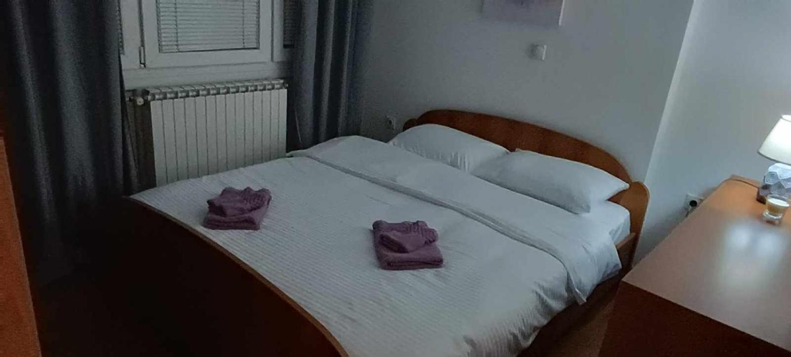 Lovely Square Apartment Purple Velvet Скопие Екстериор снимка