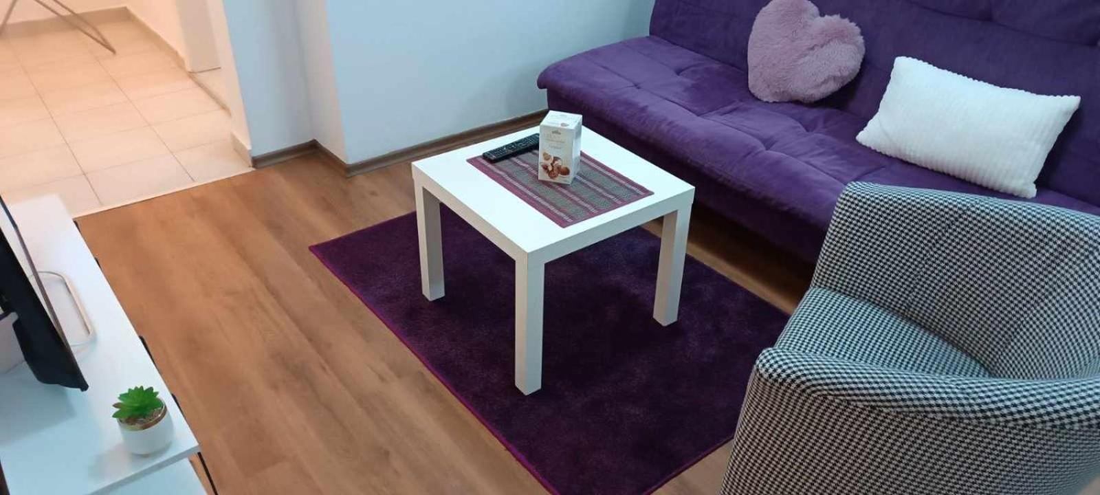 Lovely Square Apartment Purple Velvet Скопие Екстериор снимка