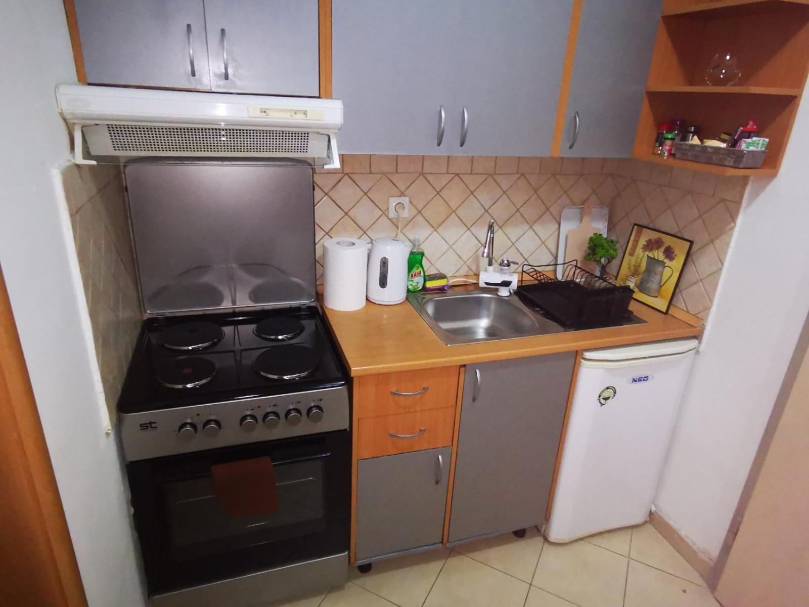 Lovely Square Apartment Purple Velvet Скопие Стая снимка