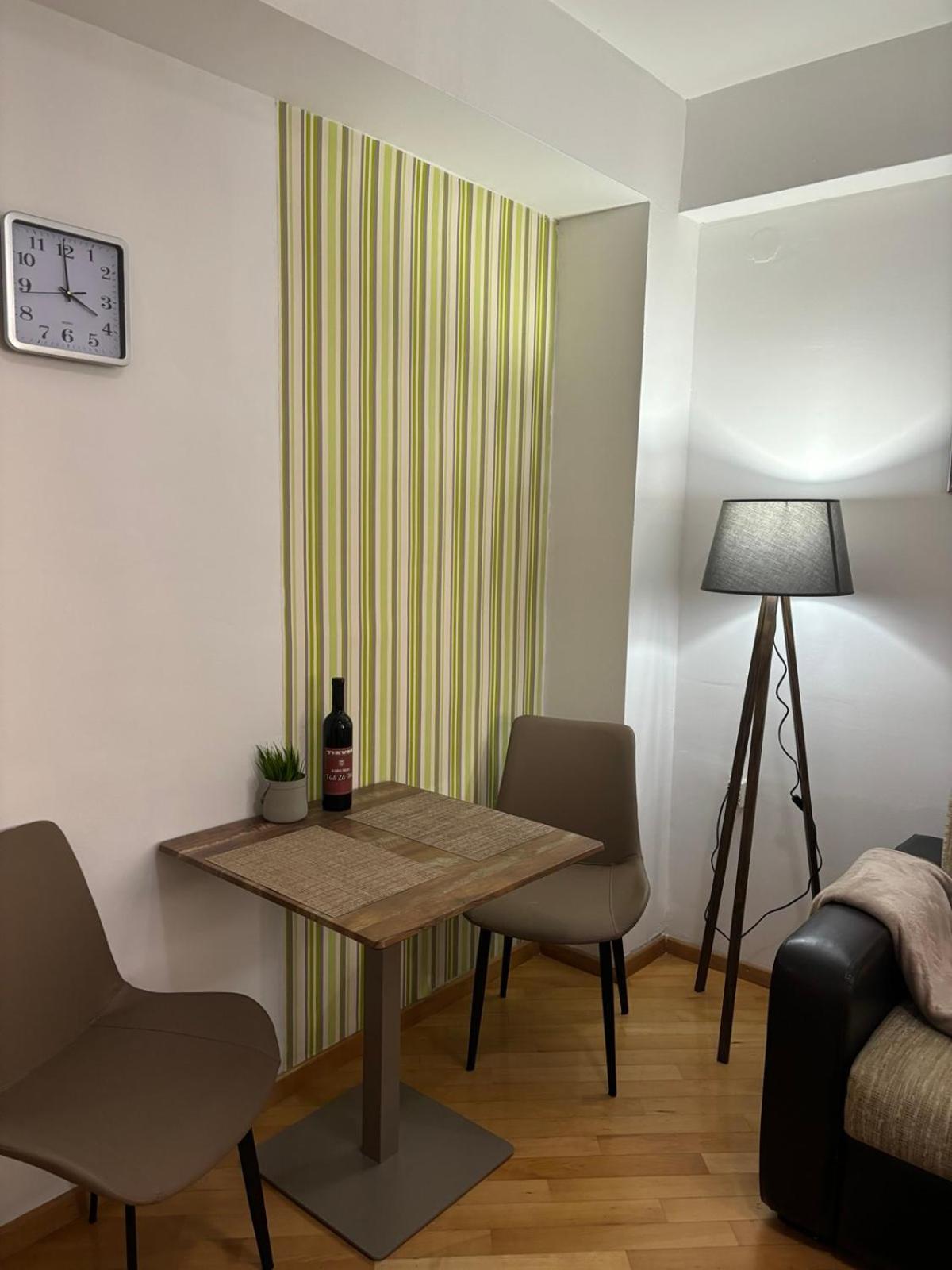 Lovely Square Apartment Purple Velvet Скопие Екстериор снимка