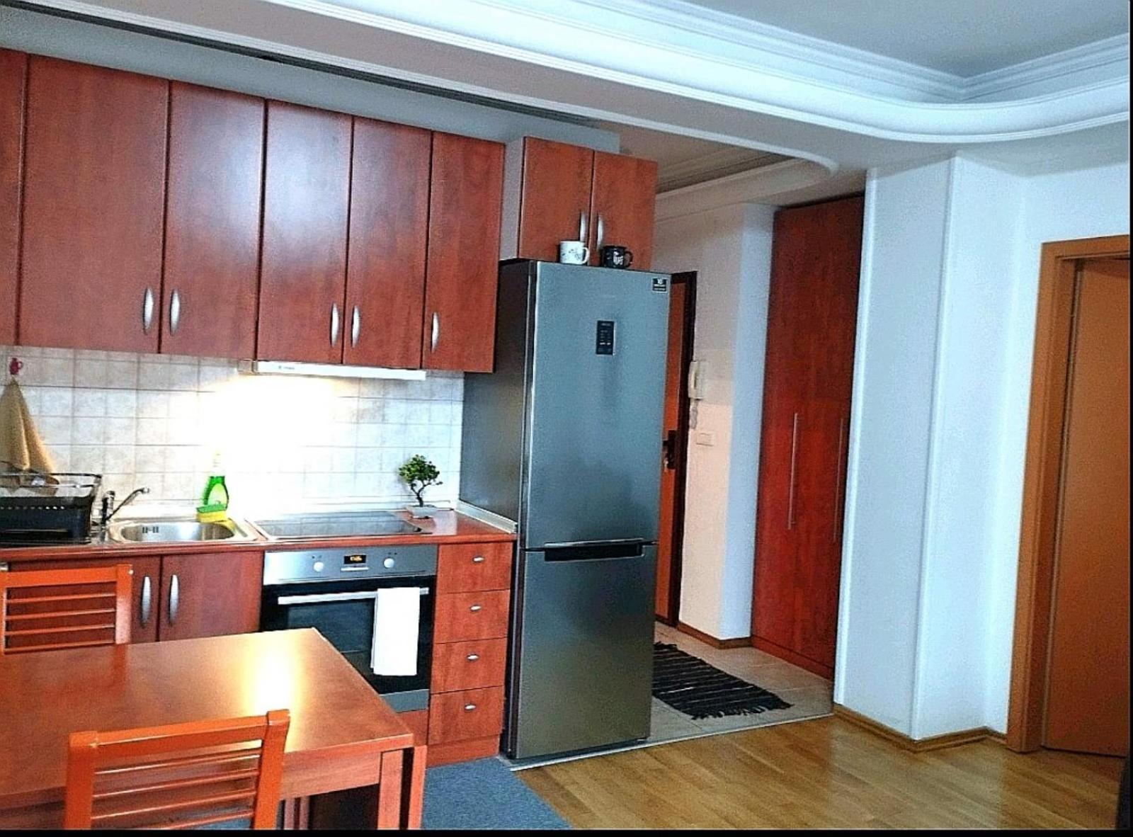 Lovely Square Apartment Purple Velvet Скопие Стая снимка