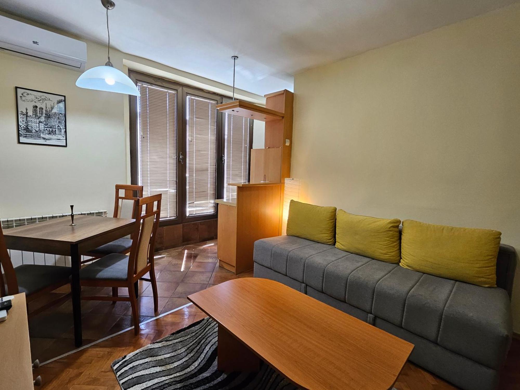 Lovely Square Apartment Purple Velvet Скопие Екстериор снимка